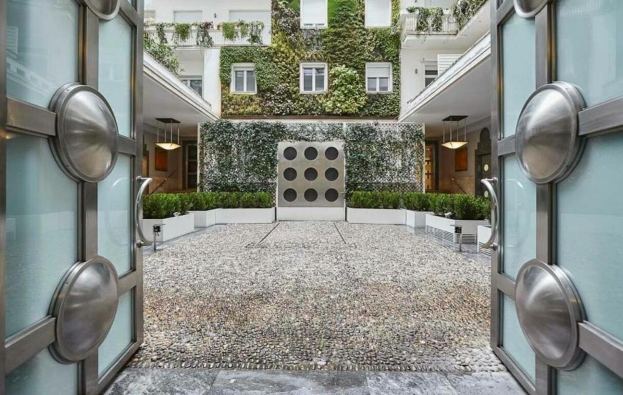 Palazzo Beltrade By Halldis Milan Exterior photo